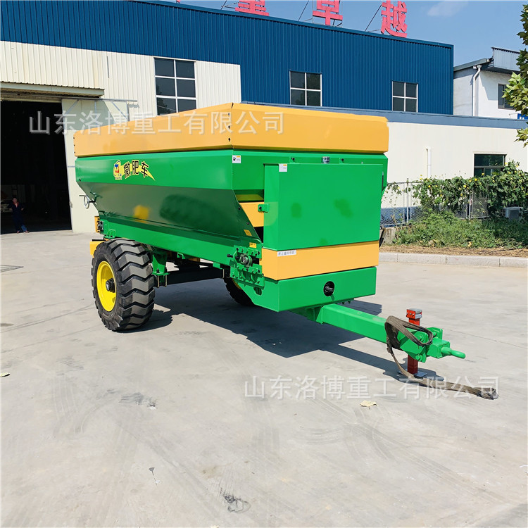 柴油三轮撒粪车果园大棚撒肥机多功能干湿两用全自动牵引式撒肥车