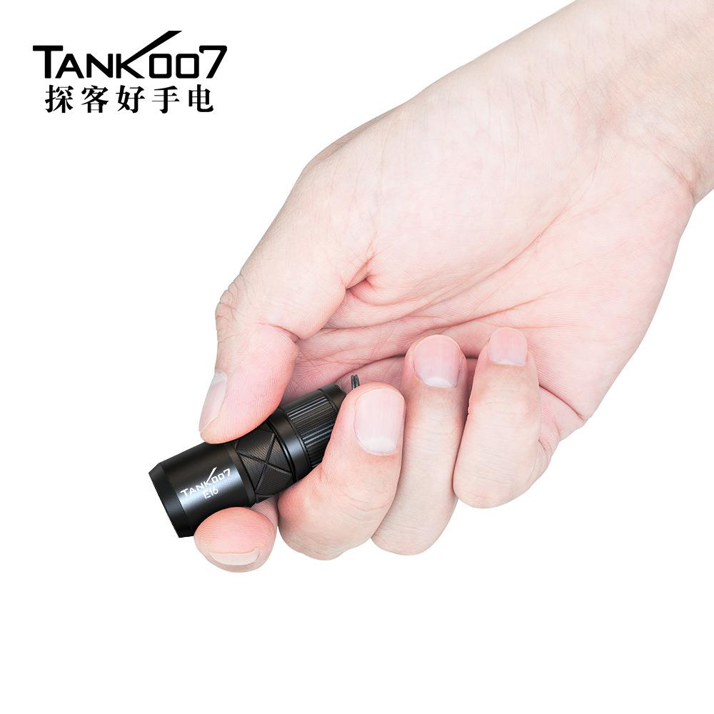 TANK007探客3W迷你磁吸手电筒LED户外便携直充调焦手电筒E16