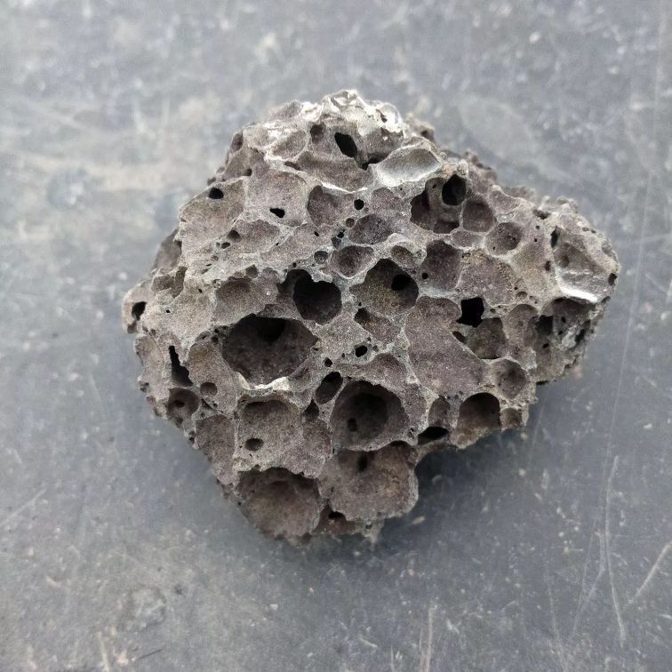 源头厂家直供 园林绿化火山石 污水处理 磨脚石 园林造景用火山岩