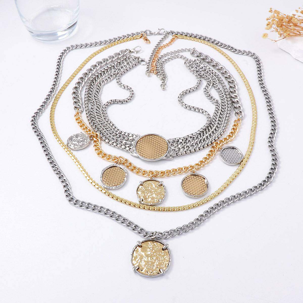 ZA跨境个性潮流轻奢高级设计感多层链条合金几何徽章硬币吊坠项链