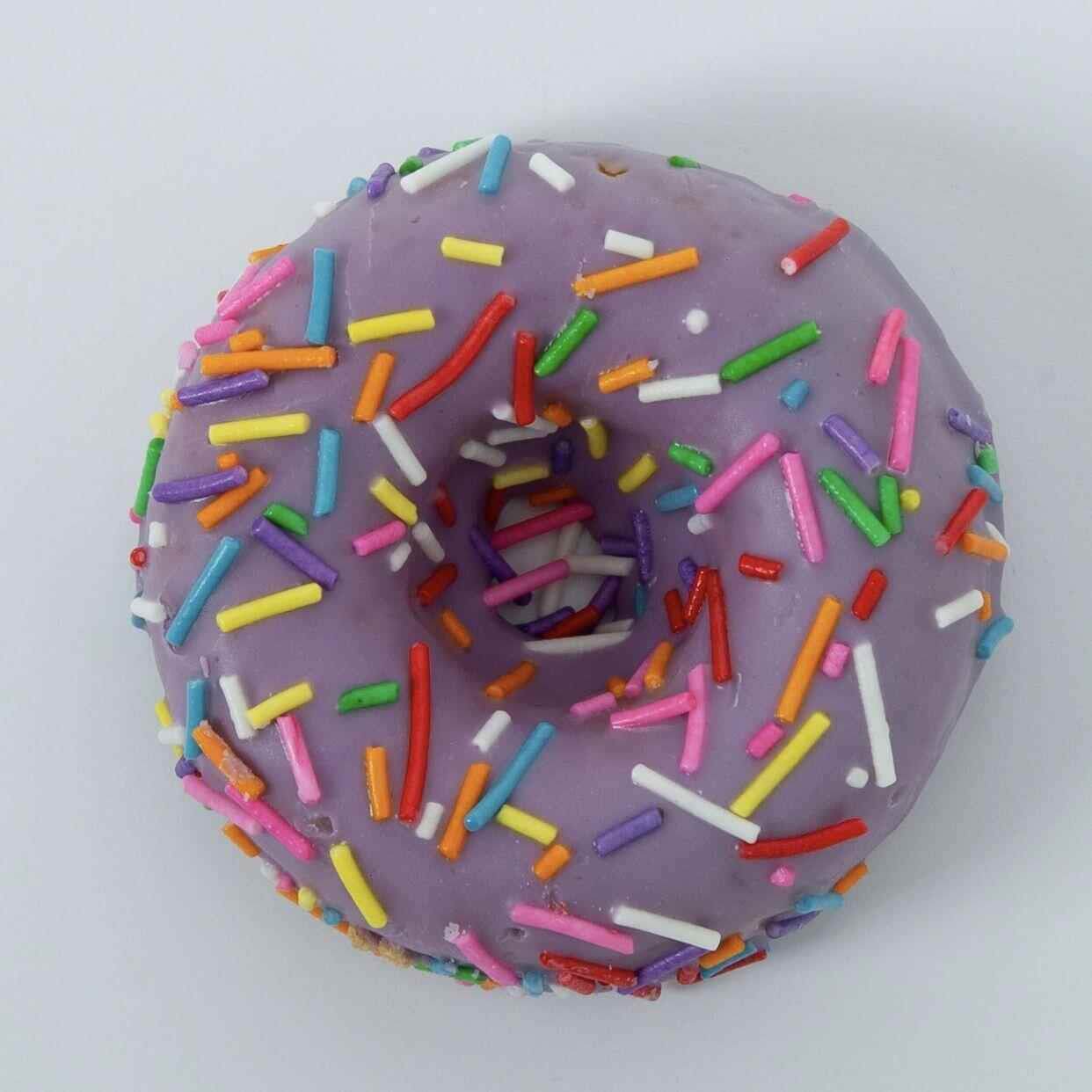 蛋糕甜甜圈巧克力草莓牛奶芒果蓝莓抹茶味道早餐蛋糕店摆台零食