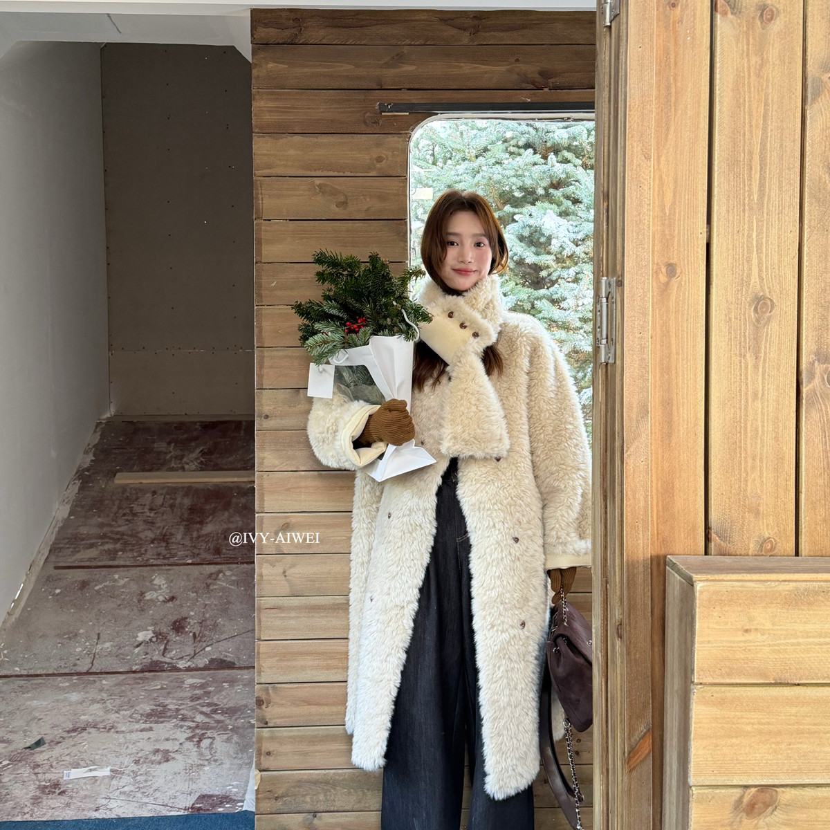 艾薇-韩系V领羊羔毛仿皮毛一体大衣(配围巾),女装/女士精品,毛呢外套,淘宝优惠券,粉丝福利购,淘宝优惠卷