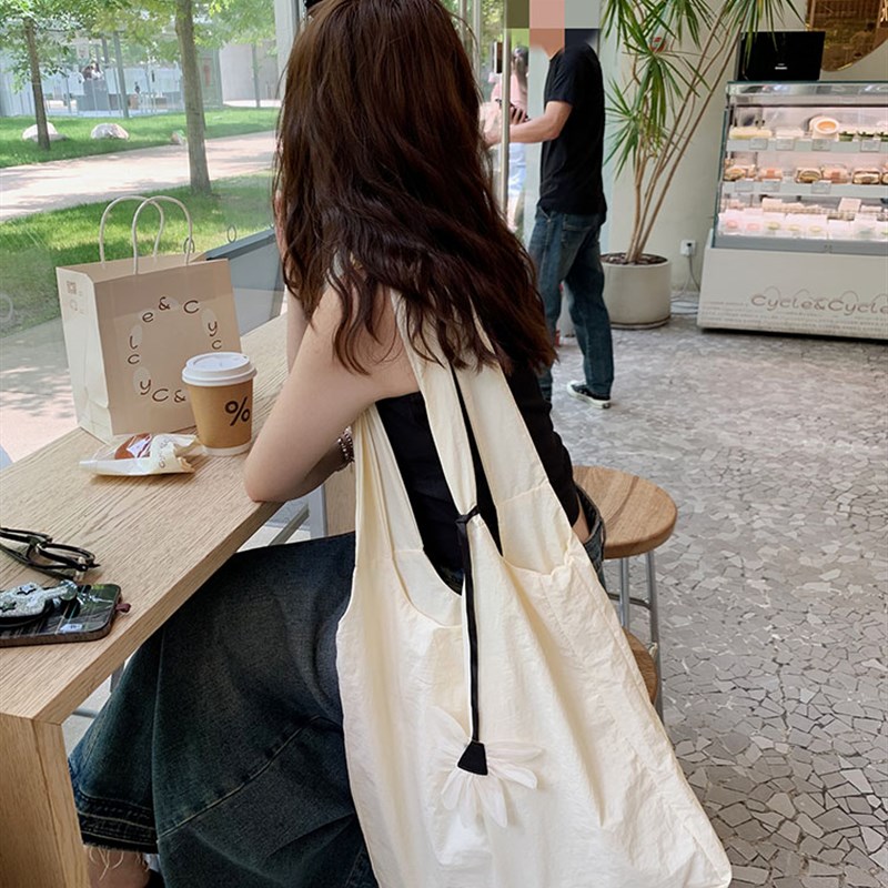 幸运商店韩系简约小花s挂件绑带单肩包百搭购物袋大容量包包