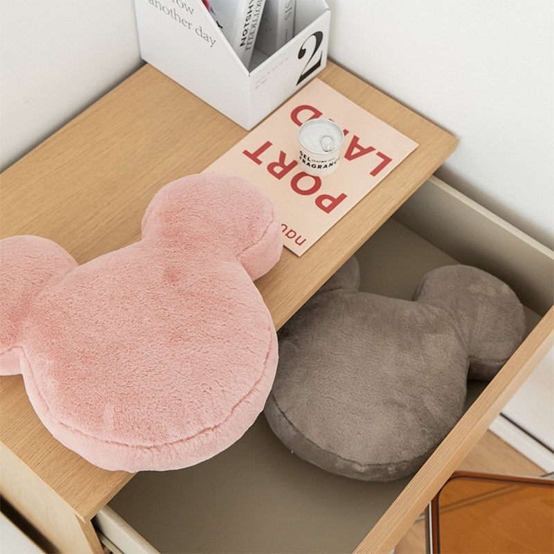 毛绒抱枕客厅沙发靠垫汽车护腰垫办公室午休靠枕飘窗卧室床头靠背