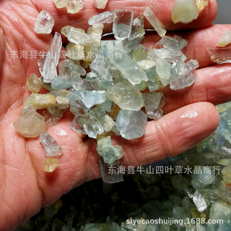 100克价天然海蓝宝原石原矿约5~15毫米绿柱石原石