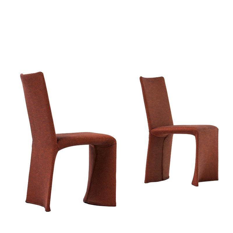 意式极简餐椅绒布红色金属简约现代设计师风格靠背椅家用休闲百搭