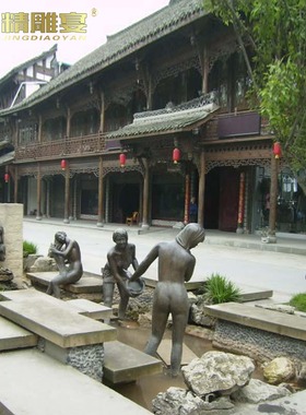 河边洗澡人物玻璃钢制作铜雕人物水上城市情景户外公园水边雕塑