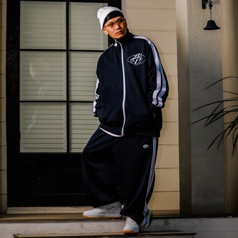 ACUSA 2000早期风格美式休闲双杠条贴布复古字体绣花卫衣外套夹克