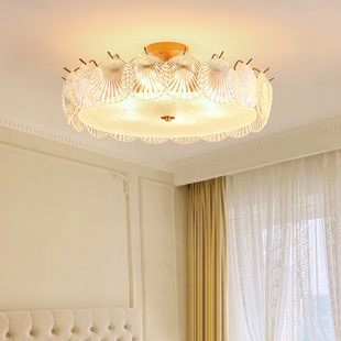 卧室吊灯温馨浪漫女生主卧灯高级C感吸顶灯现代简约法式奶油风灯
