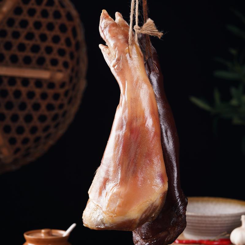 现货湖北腊肉猪脚风干腊猪蹄 蹄髈 烟熏腊蹄子土猪肉腊货商用整祇