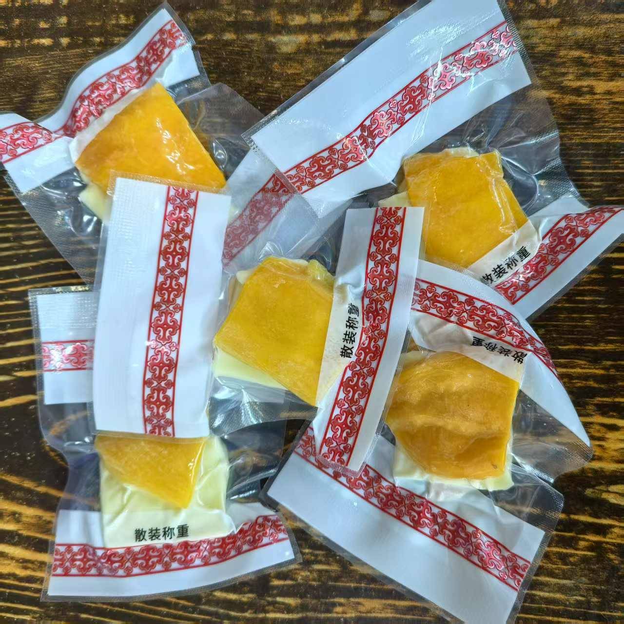 现货惠虹夹心奶皮三合一烤奶皮奶酪果干锡盟正蓝旗惠虹独立包装即