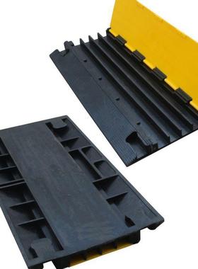 优质产品展示中专业生产室外四线槽减速带质优价廉