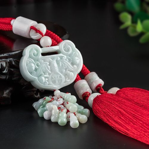 新汽车挂件翡翠玉锁时尚高档车载吊坠车内挂饰男女保平安饰品葫芦