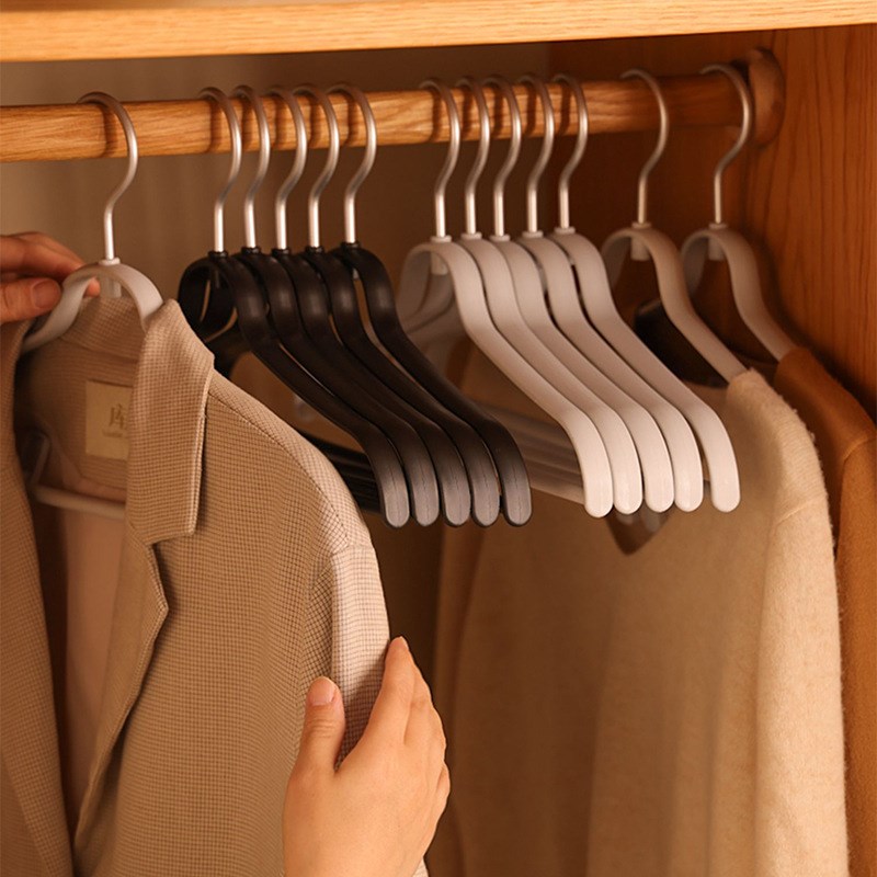 衣架裤夹a家用挂衣防滑衣挂衣服防肩角衣撑衣柜轻奢黑色晾衣架