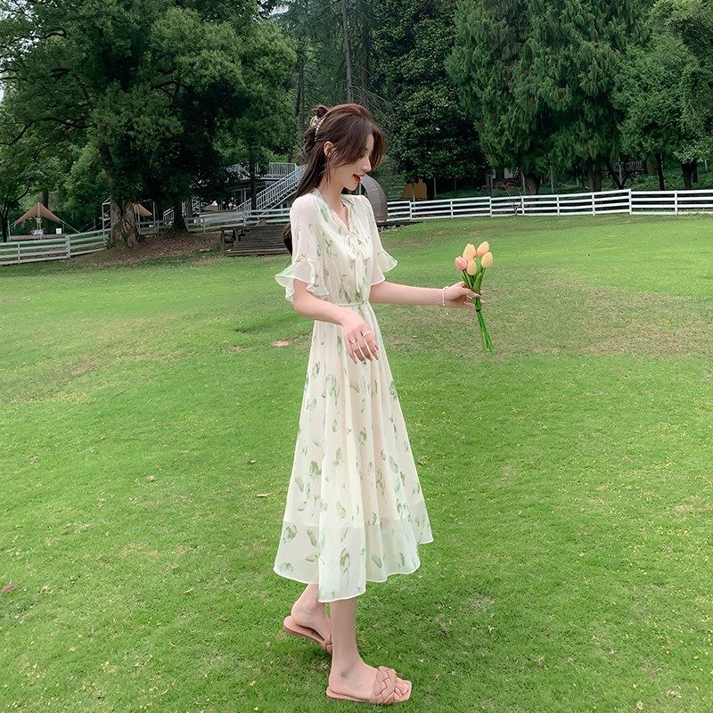 法式绿色碎花雪纺连衣裙女夏季2024新款喇叭袖气质收腰a字裙子仙,女装/女士精品,连衣裙,淘宝优惠券,粉丝福利购,淘宝优惠卷