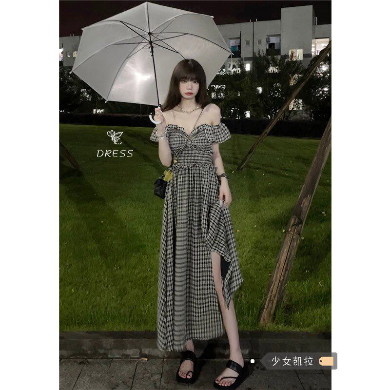 高级赫本风茶歇法式无袖吊带连衣裙子女夏季收腰黑色长裙2023新款