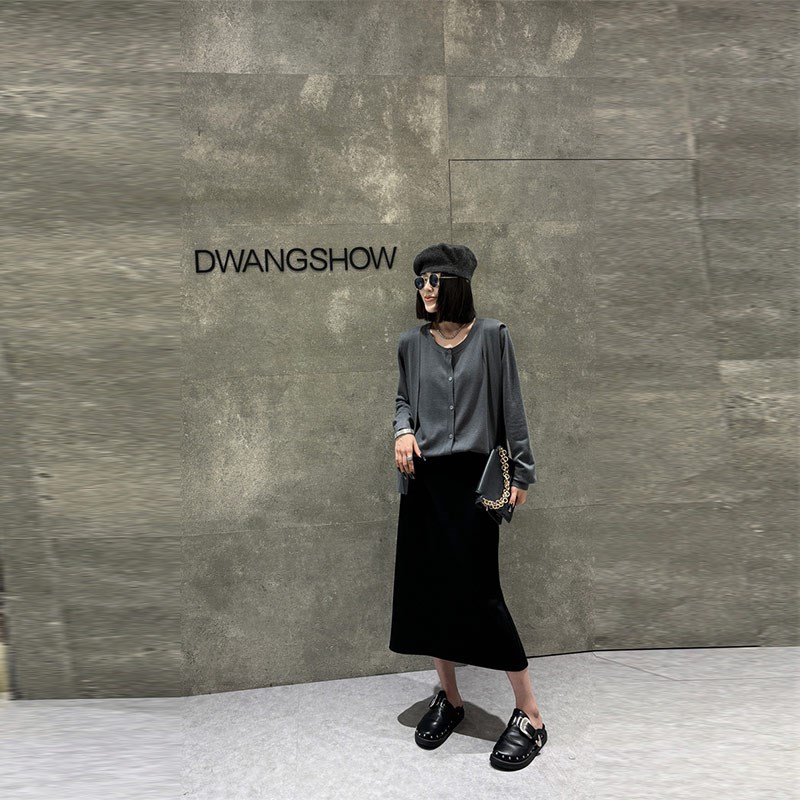 大码女装圆领披肩带m长袖针织衫胖妹妹纯色简约秋季款休闲简约上