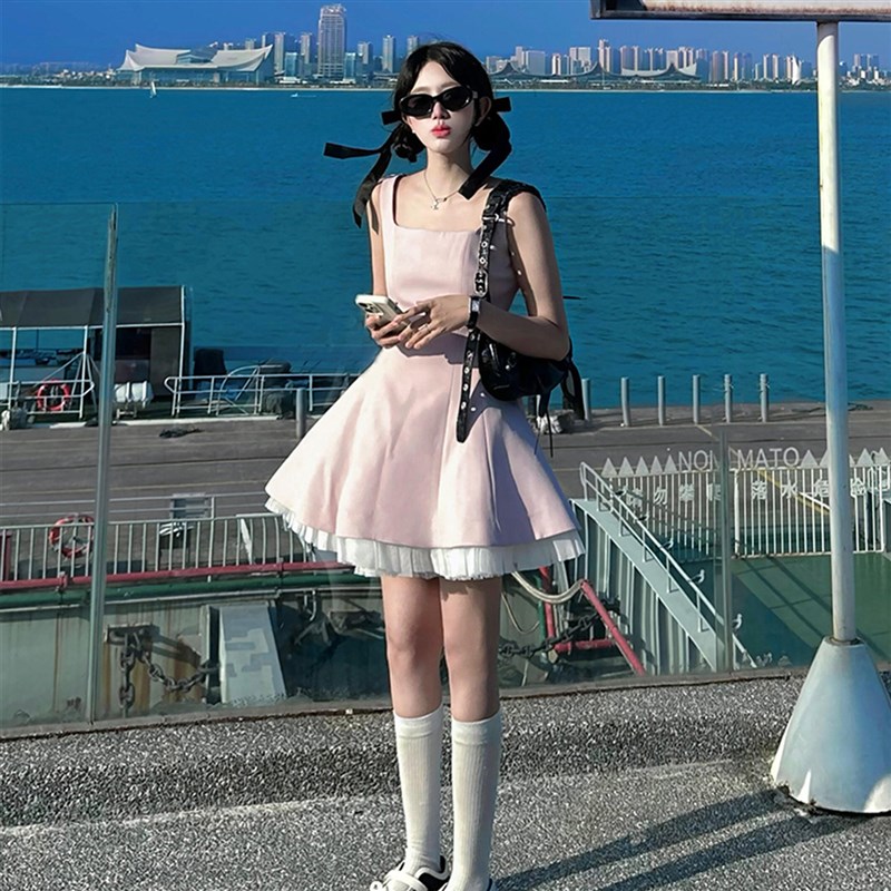 粉色方领吊带洋装女掐腰蓬蓬短裙夏天巨好看的小裙子生日公主裙