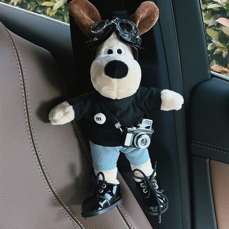 车载可爱T恤狗狗公仔汽车内摆件安全带护肩套车内装饰男女生礼品