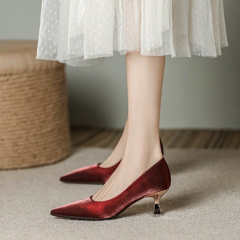 红色细跟尖头高跟鞋女3cm5公分小跟2024新款气质高级百搭婚鞋单鞋