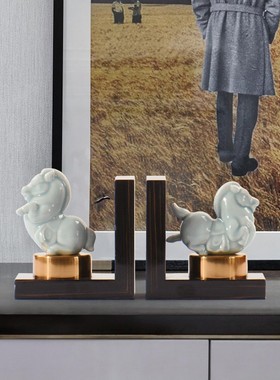 新中式陶瓷小马书档摆件书靠书房书立样板间玄关售楼处软装工艺品