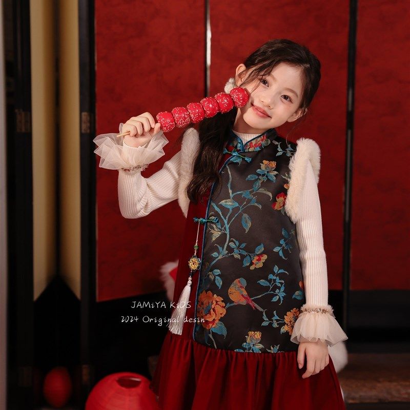 女童连衣裙24秋冬儿童圣诞新年国风盘扣马甲背心裙新中式拜年服
