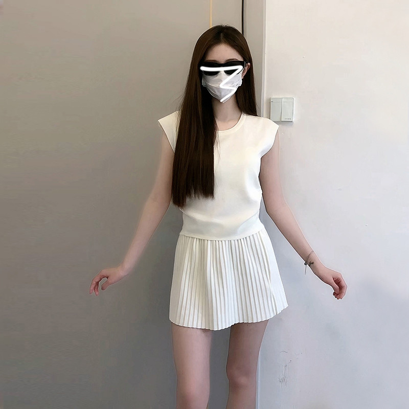 小个子奶系穿搭白色连衣裙子女夏季2024新款法式气质a字短裙套装