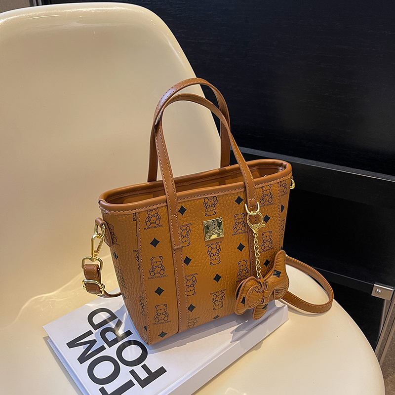 菜篮子包包2023新款小众手提女士水桶包大容量真皮斜挎包夏季女包