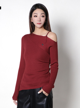 i.t GROUNDZERO2025秋冬深红色多巴胺斜肩收腰不对称打底针织衫女