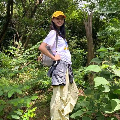 2025新款冲锋裤女户外防风防水登山服小个子多巴胺宽松显瘦工装裤