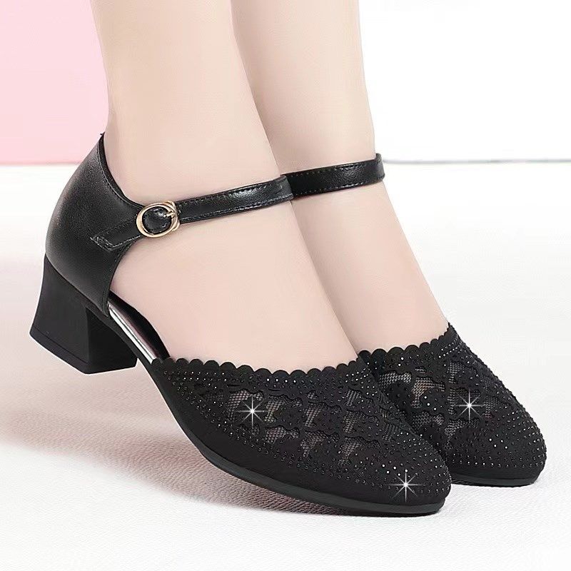 2024年夏镂空妈妈鞋女粗跟软底优雅百搭包头凉S鞋浅口水钻中跟女,女鞋,一字带凉鞋,淘宝优惠券,粉丝福利购,淘宝优惠卷