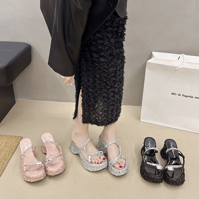 厚底松糕防水台坡跟凉鞋女2025夏季新款百搭绝美水V钻套趾高跟拖