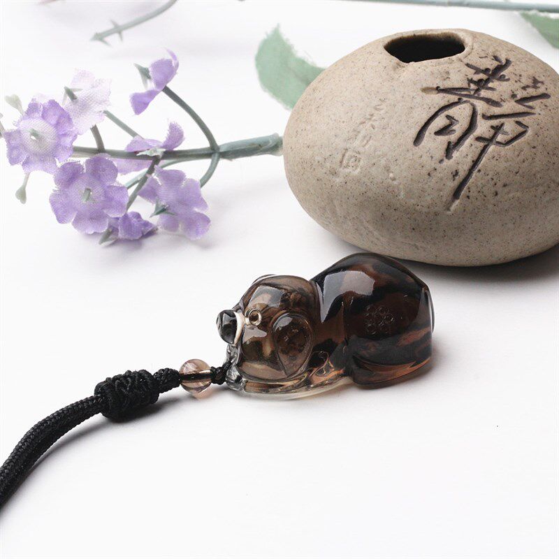 天然茶水晶猪猪吊j坠项坠发财猪挂坠水晶雕刻立体黑水晶猪吊坠挂