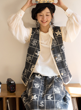 aww 重工系列·复古肌理花边无袖V领马甲/刺绣花苞半裙