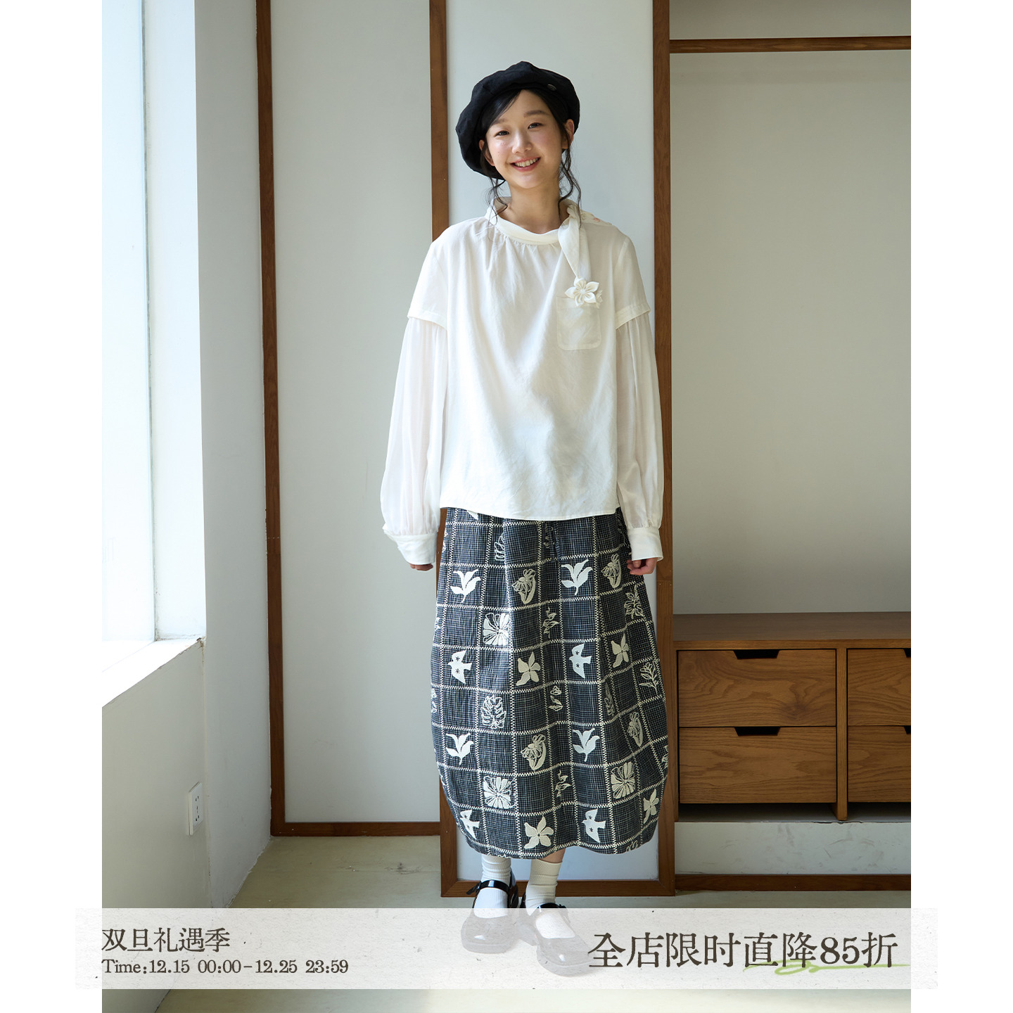 aww 轻盈奶皮感手工花花·翻领系带灯笼袖希塞尔手工刺绣长袖衬衫