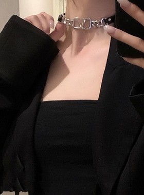 黑色女款项链个性复古皮绳项圈歌特十字颈带摇滚嘻哈网红脖链