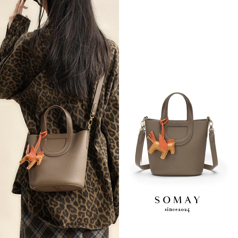 水桶包包女式2024新款秋冬百搭单肩斜挎包大容量菜篮子手提女包小