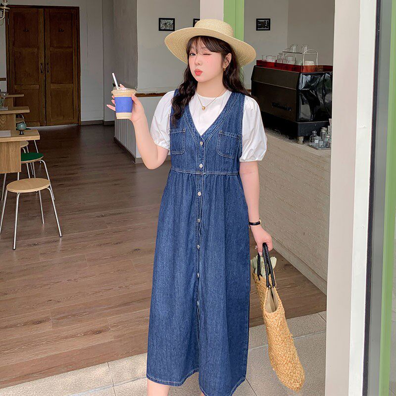 牛仔连衣裙女2024夏新款220斤胖mm大码复古V领收腰宽松显瘦背心裙