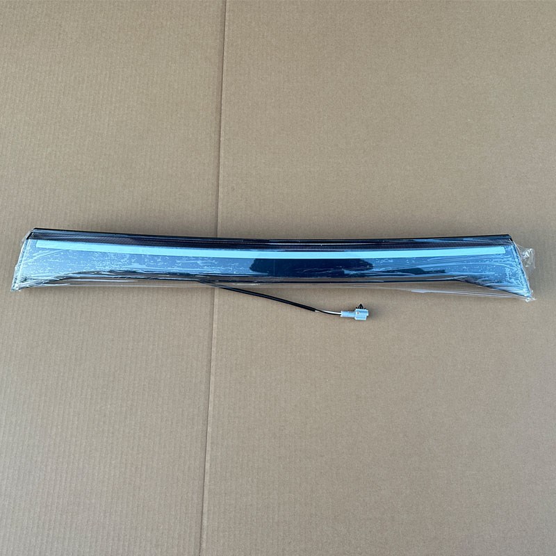 金彭甄冠电动汽车前保险杠前脸 上中网贯穿灯格栅灯带前护板带漆