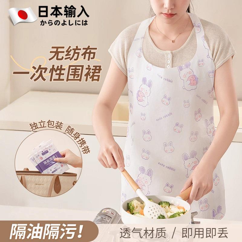 日本一次性无纺布围裙独立包装餐饮专用成人防油防水罩衣用餐围兜