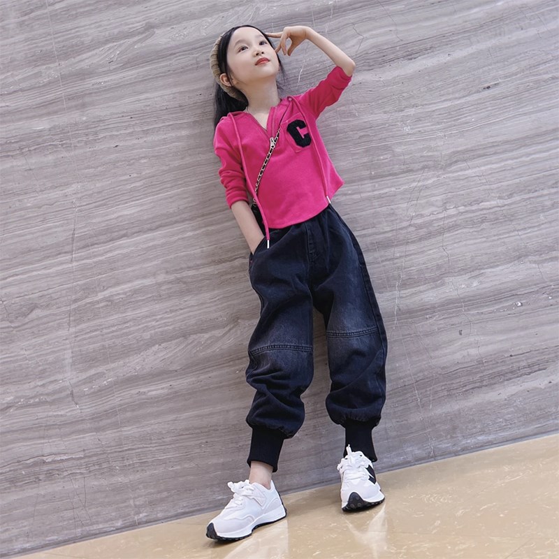 女童连帽卫衣套装2024春季新款洋气连帽小衫休闲牛仔裤两件套大童