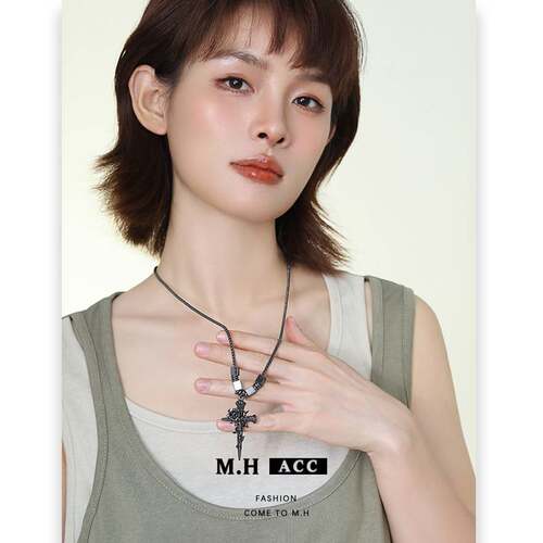 十字架玫瑰吊坠长款项链女轻奢精致高级感颈链原创新款小众锁骨链