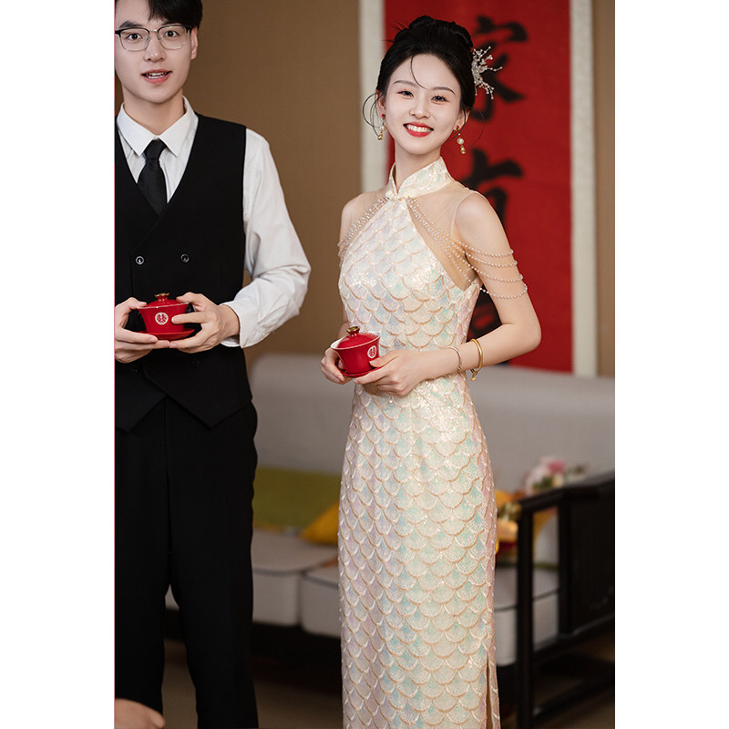 新中式晨袍女新娘敬酒服2024新款旗袍订婚晚礼服裙小个子亮片无袖