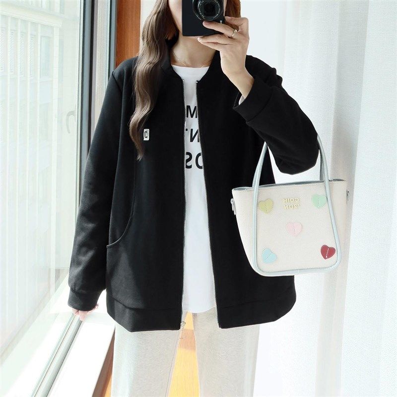 大码棒球服外套女胖mm春秋正肩藏肉字母贴标宽松休闲运动开衫夹克