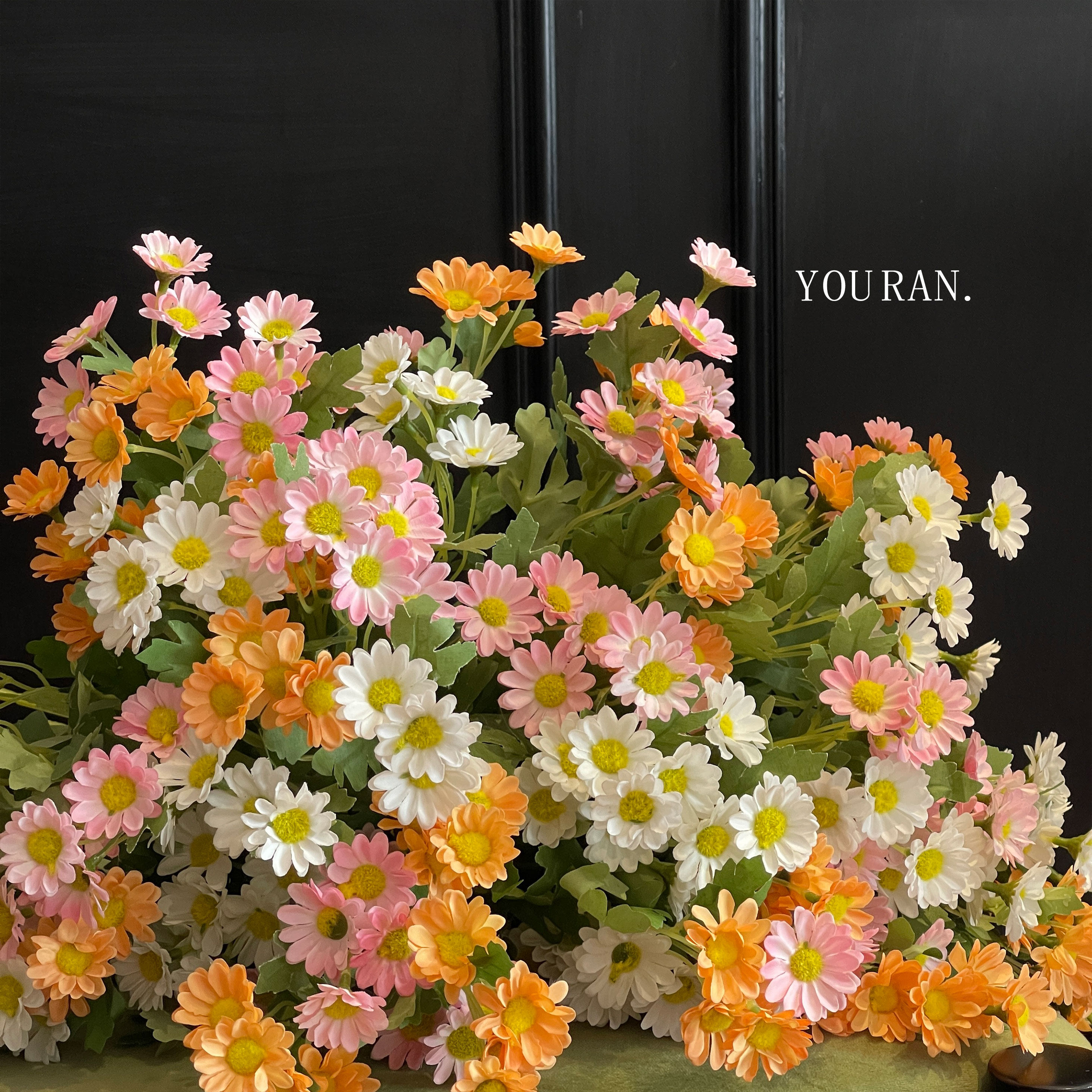 氛围感小雏菊假花塑料花田园轻奢装饰花束洋甘菊绢花高档餐桌道具