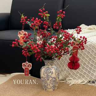 新年花束摆件春节装饰年宵花发财冬青红浆果仿真绿植布置拍照道具