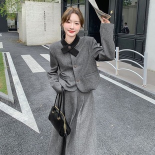 2026今年流行新毛呢套装裙新款气质小个子短款外套女半身裙两件套