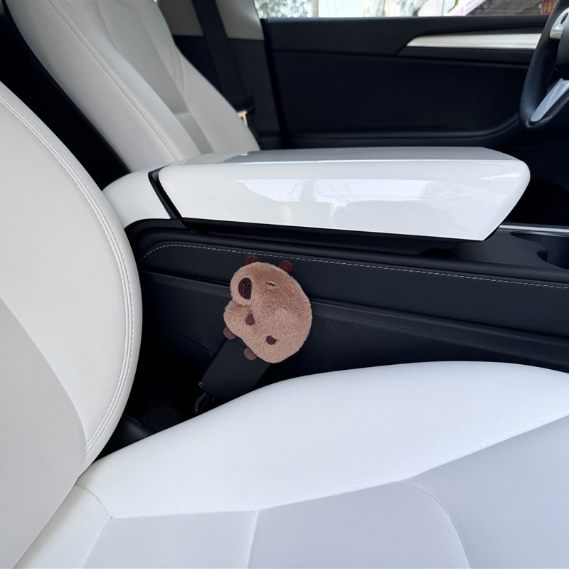 通用可爱懒懒水豚汽车安全插带限位器可爱卡扣延长固定器装饰插片