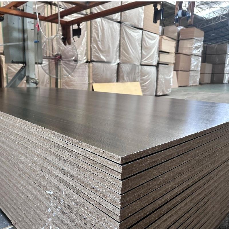 15mm18mm25mm三聚氰氨板颗粒板夹板高密度板卫生间免漆双面刨花板