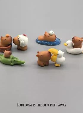 无聊瞭！看一堆小水豚嬉戏情绪解压桌面盒马小摆件工位治愈装饰品